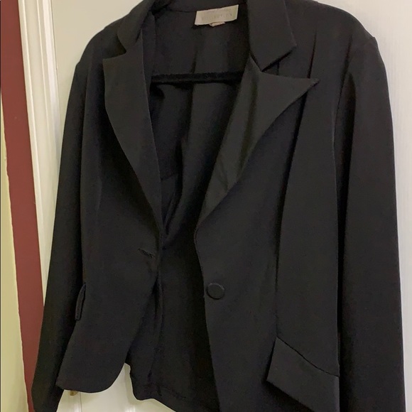 Blazer - Picture 2 of 4